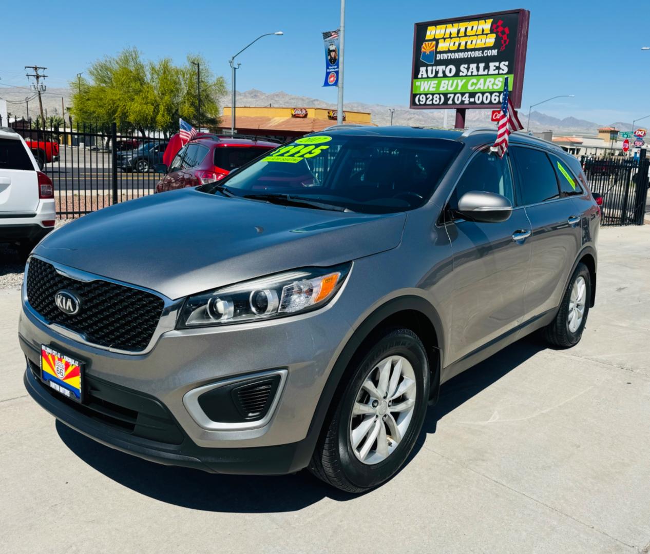 2017 Silver Kia Sorento (5XYPG4A35HG) , located at 2190 Hwy 95, Bullhead City, AZ, 86442, (928) 704-0060, 0.000000, 0.000000 - 2017 kia sorento L. 2.4 i4 engine. New engine with warranty installed 4/4/24. bluetooth, backup camera, satellite radio. this suv is fully loaded IN house financing available. Free warranty, free carfax. - Photo#2